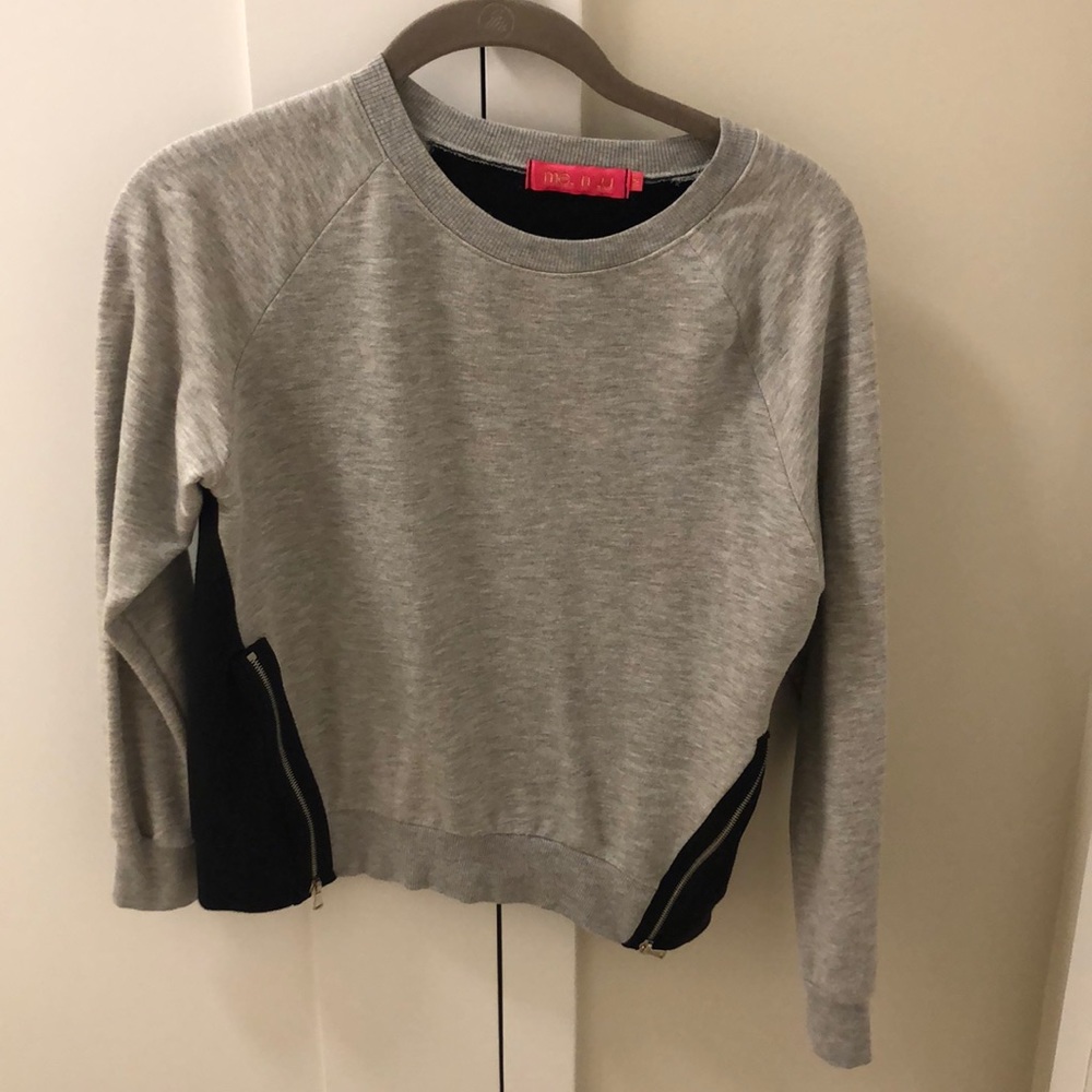 Like new me.n.u. girls top size M